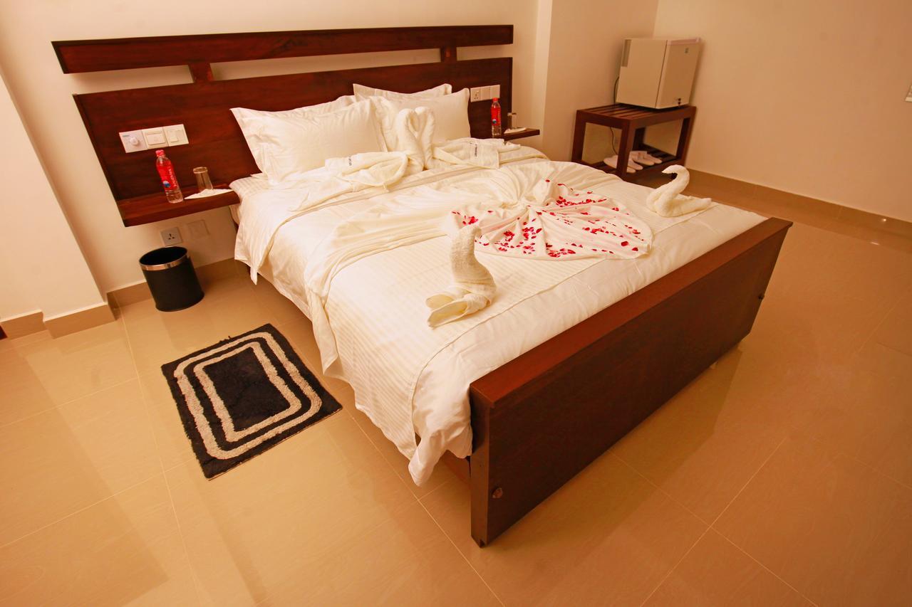Lavenro Hotel&Resort Deniyaya Esterno foto